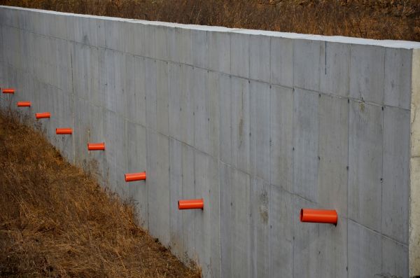 Cost of Retaining Wall Drainage in Bloomington